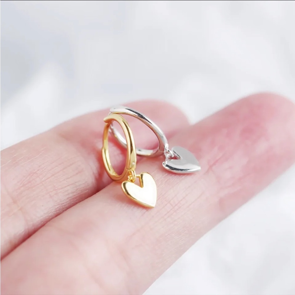 Small hoop with heart hanging